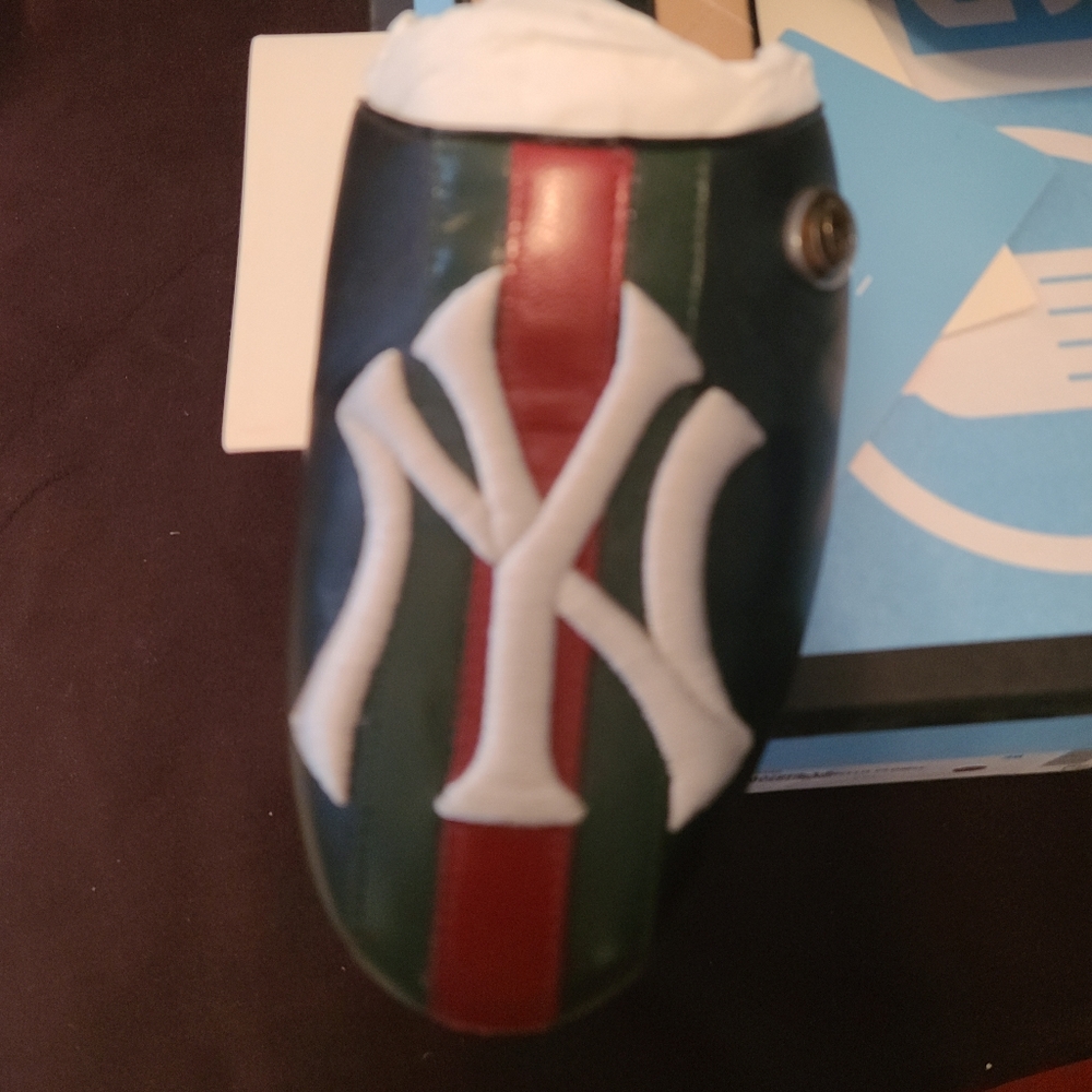 Authentic Gucci - Picture 4 of 7